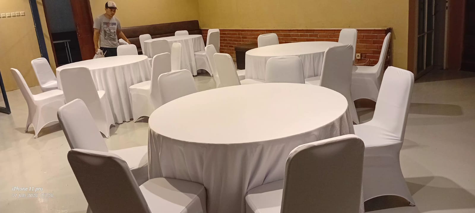 Sewa Meja Bulat Pondok Bambu Jakarta Timur