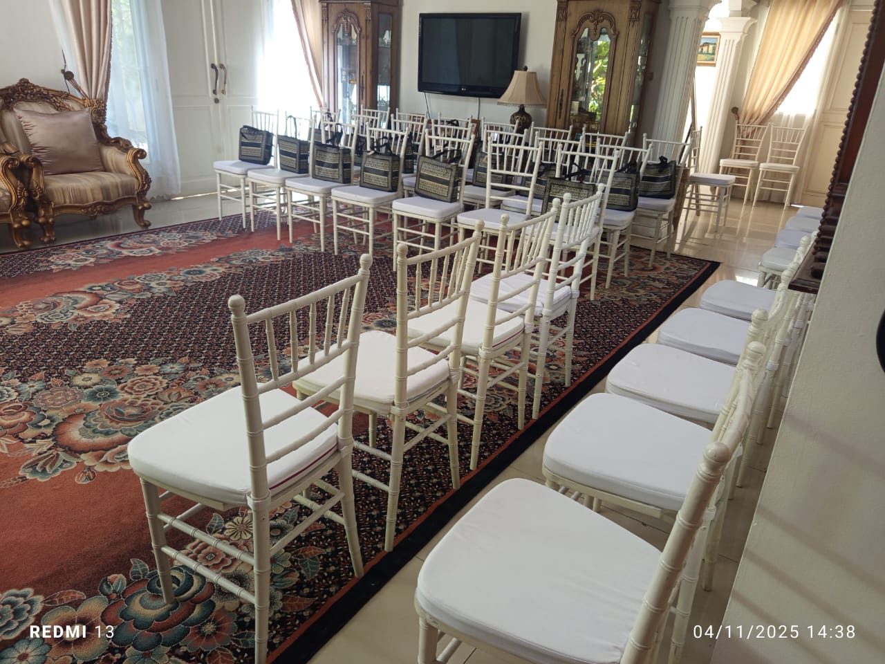 Sewa Kursi Tiffany | Termurah Mulai Dari 35Rb Kursi Elegan untuk Acara Pernikahan dan Event