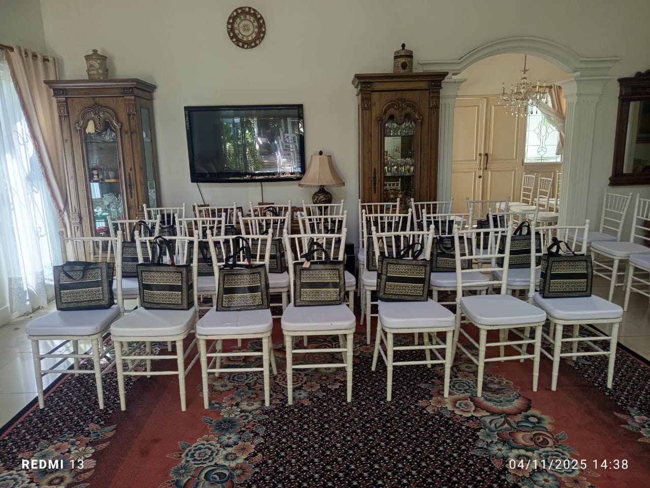 Sewa Kursi Tiffany Terdekat | Tersedia 5.000+ Kursi Elegan untuk Acara Anda