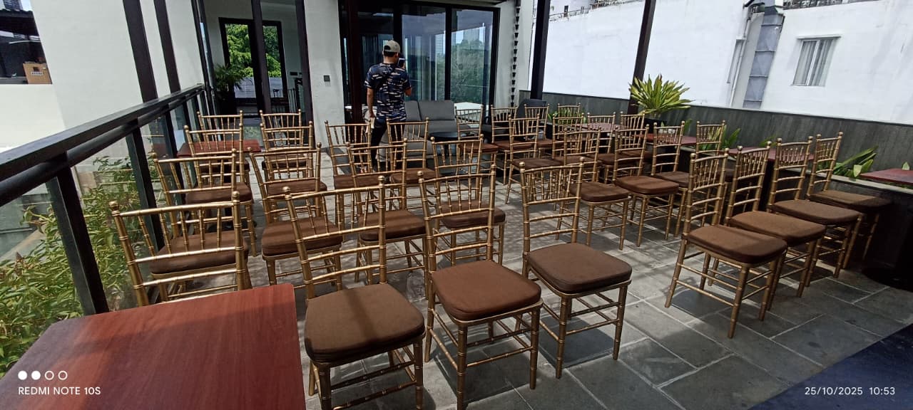 Sewa Kursi Tiffany Jakarta – 3.000+ Pilihan Elegan untuk Acara Terbaik Anda