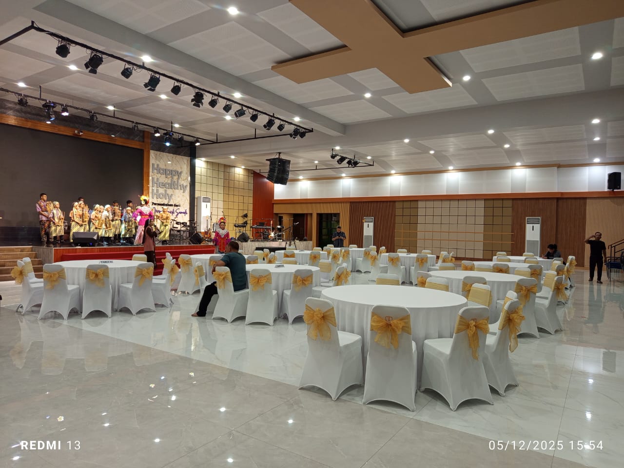 Sewa Meja Bulat Murah di Cikini Jakarta Pusat – Harga Super Hemat & Berkualitas Mulai 100Rb